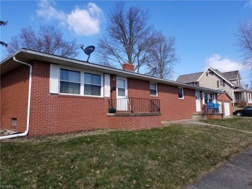 247 Washington Ave, Brewster, OH 44613-1319
