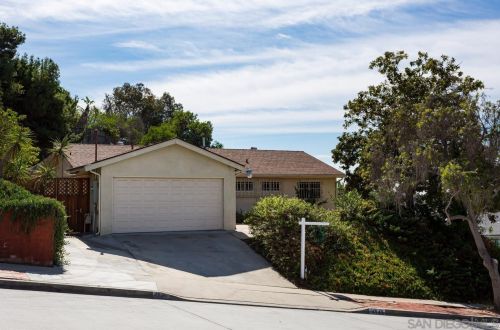 4945 Loris St, San Diego, CA 92105-3628