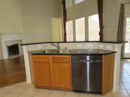 3536 Dripping Springs Dr, Plano TX  75025-6804 exterior