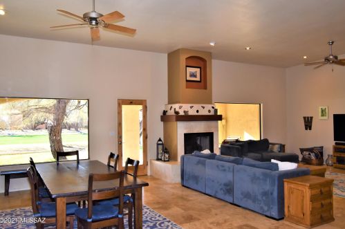 1809 Wentworth Rd, Tucson, AZ 85749-9801