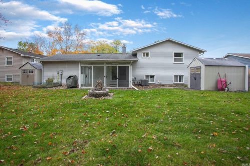 2829 Lexington Blvd, Mishawaka IN  46544-6109 exterior