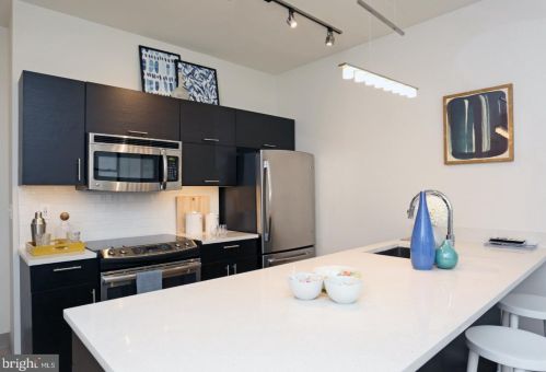 1338 Chestnut St, Philadelphia PA  19107-4525 exterior