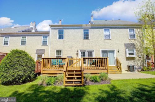 706 Sandalwood Ln, Norristown, PA 19403-5110