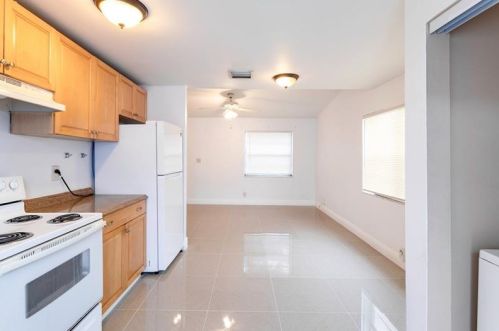 1009 22nd St, West Palm Beach, FL 33407-5737