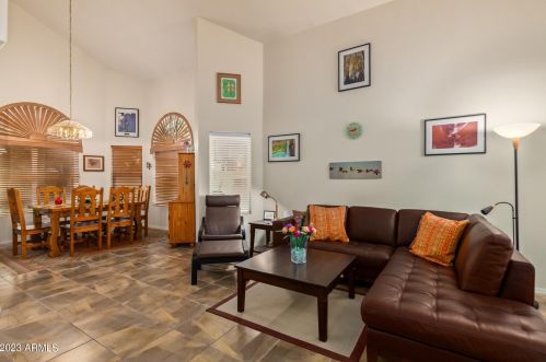 410 Lake Mirage Dr, Gilbert, AZ 85233-6515