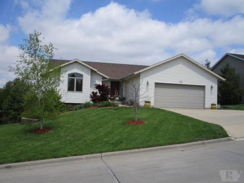 416 Valley Dr, Roselle, IA 51401-3235