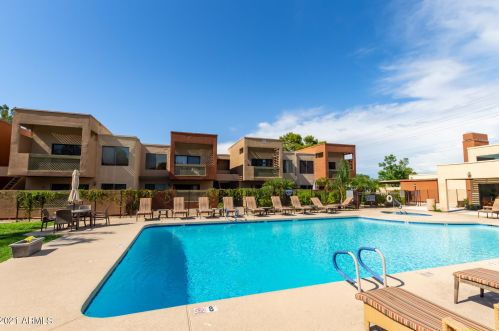 3500 Hayden Rd, Scottsdale AZ  85251-4719 exterior