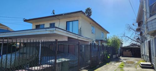 9705 D St, Oakland, CA 94603-2436