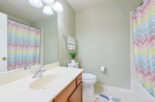48 Avoncroft Ln, Middletown NY  10940-5086 exterior