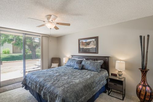 4 Tortosa Dr, Rancho Mirage CA  92270-4751 exterior