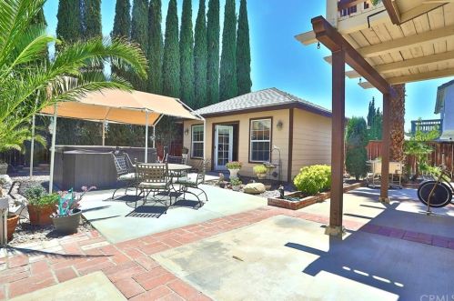 14671 Owens River Rd, Victorville, CA 92392-6136