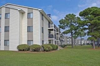 1108 Saint Andrews Dr, Wilmington NC  28412-8499 exterior