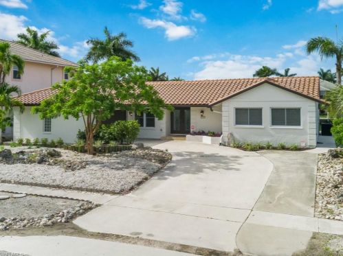 773 Holly Ct, Marco Island FL  34145-1915 exterior