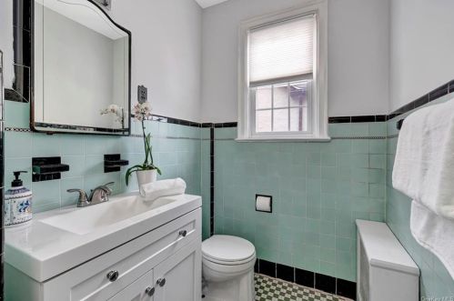 380 Summit Ave, Mount Vernon NY  10552-2206 exterior