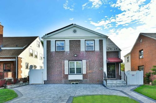 82-72 168th St, Jamaica, NY 11432-1324