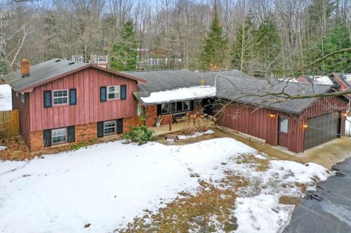 5855 Wedgewood Dr, Little Suamico, WI 54141-8615