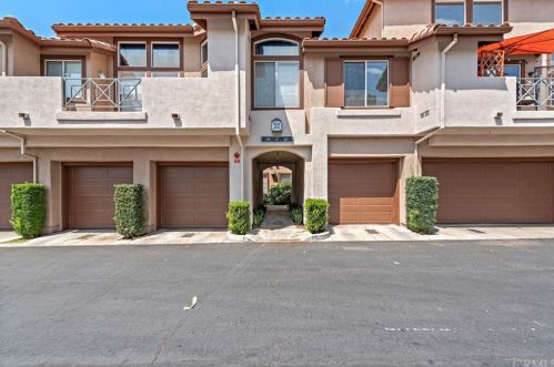 25 Camino Del Oro, Trabuco Canyon, CA 92688-3165