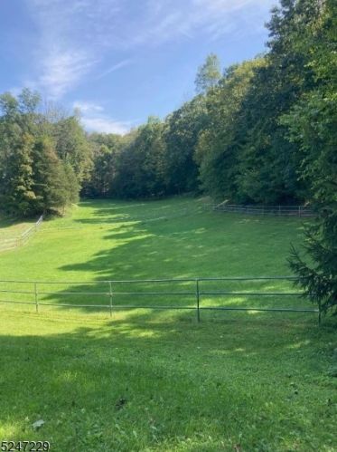 55 Hunts School Rd, Fredon NJ  07860-5405 exterior