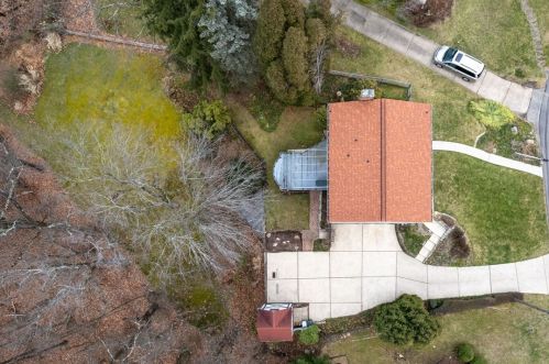 226 Iola St, Glenshaw PA  15116-2029 exterior