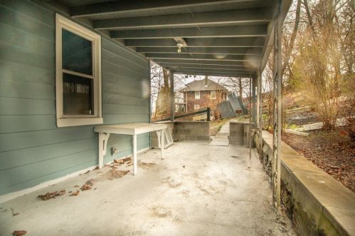 315 Reed St, Jeannette, PA 15644-1963