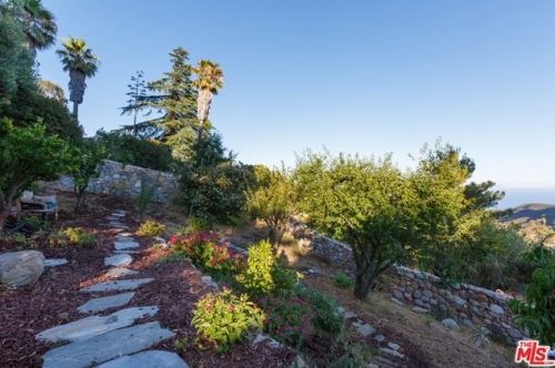 2440 Minard Rd, Topanga CA  90290-3402 exterior