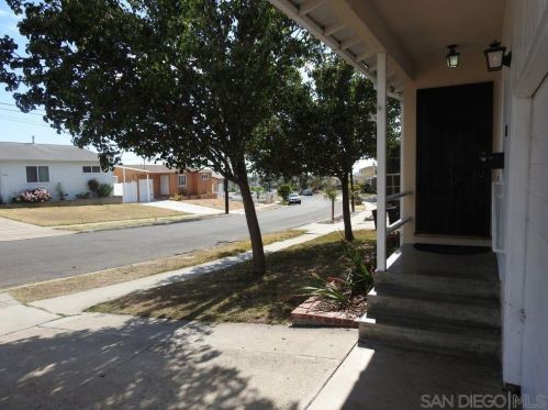 6034 Schuyler St, San Diego, CA 92139-1739