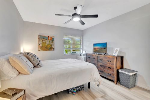 446 Normandy J, Delray Beach FL  33484-4874 exterior