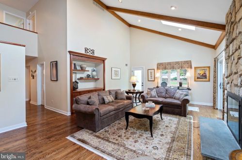 288 Huntsman Ln, Blue Bell PA  19422-2818 exterior