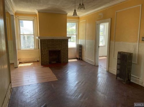 432 Stuyvesant Ave, Irvington NJ  07111-2079 exterior