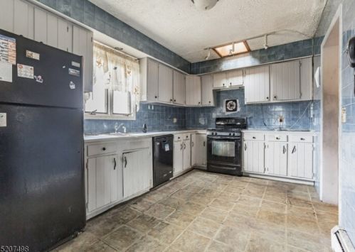 105 Brinkerhoff St, Ridgefield Park NJ  07660-1905 exterior