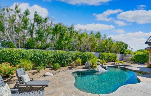 8 King Edward Ct, Rancho Mirage CA  92270-1621 exterior