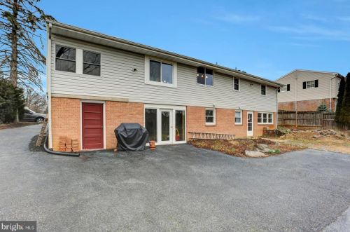 1092 Cocklin St, Navy Sup Dpt PA  17055-3956 exterior