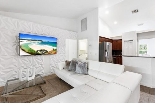 3845 27th Ave, Naples FL  34117-7131 exterior