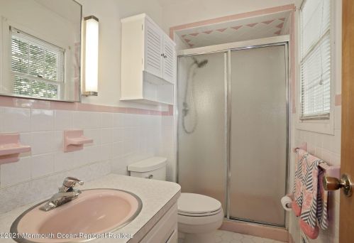 412 Valley Way, Bricktown NJ  08723-4914 exterior