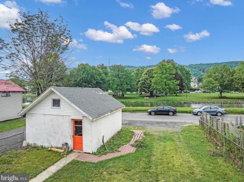 480 Columbia St, Schuylkill Haven PA  17972-2006 exterior