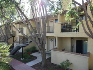 30 Washington Square Dr, Milpitas, CA 95035-3168