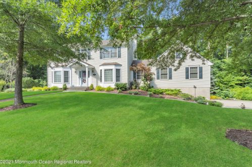 3435 Quaker St, Belmar, NJ 07719-4753