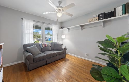 6880 10th St, Long Beach CA  90815-4930 exterior