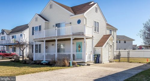 4 Lighthouse Cv, Brigantine City, NJ 08203-1255