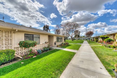 1431 Homewood Rd, Seal Beach, CA 90740-4681