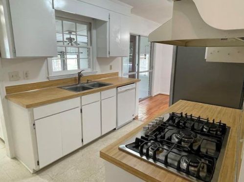 3 Chapman Ave, Isle Of Palms SC  29451-2413 exterior