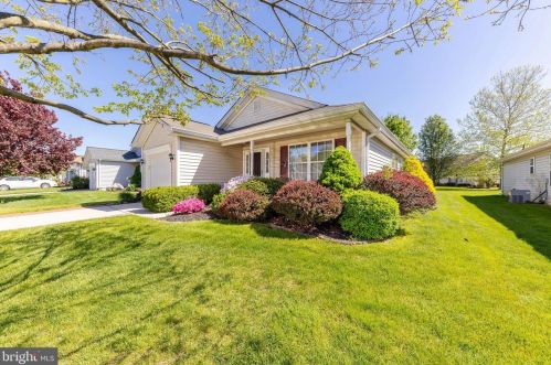 131 Avocet Ln, West Deptford, NJ 08086-2191