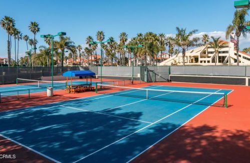 2043 Majorca Dr, Oxnard CA exterior