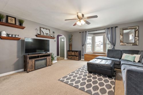 657 2nd Ave, West Bend WI  53095-4013 exterior