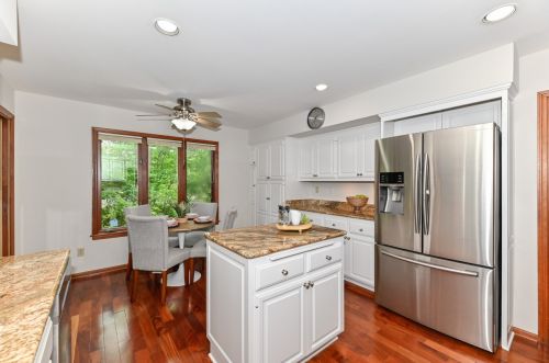 12427 Golf Dr, Thiensville WI  53092-2462 exterior