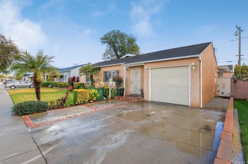 2634 218th St, Long Beach, CA 90810-1713