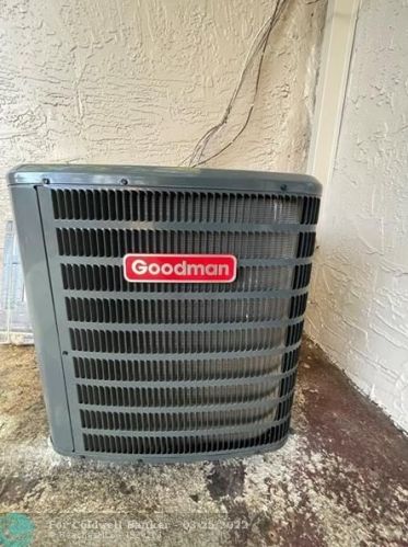 9667 15 Ct, Hollywood FL 33024-4429 exterior