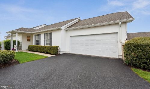 610 Gray Fox Ln, Glen Mills, PA 19342-2245