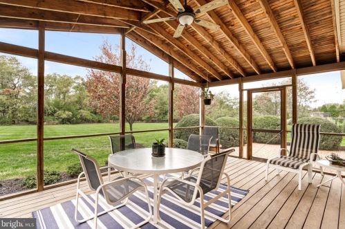 29 Winthrop Rd, Lawrence Township NJ  08648-1557 exterior