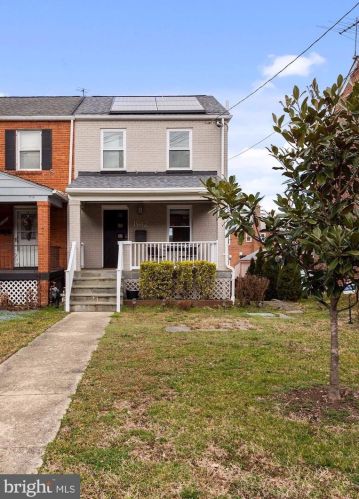 1942 Good Hope Rd, Washington, DC 20020-4602